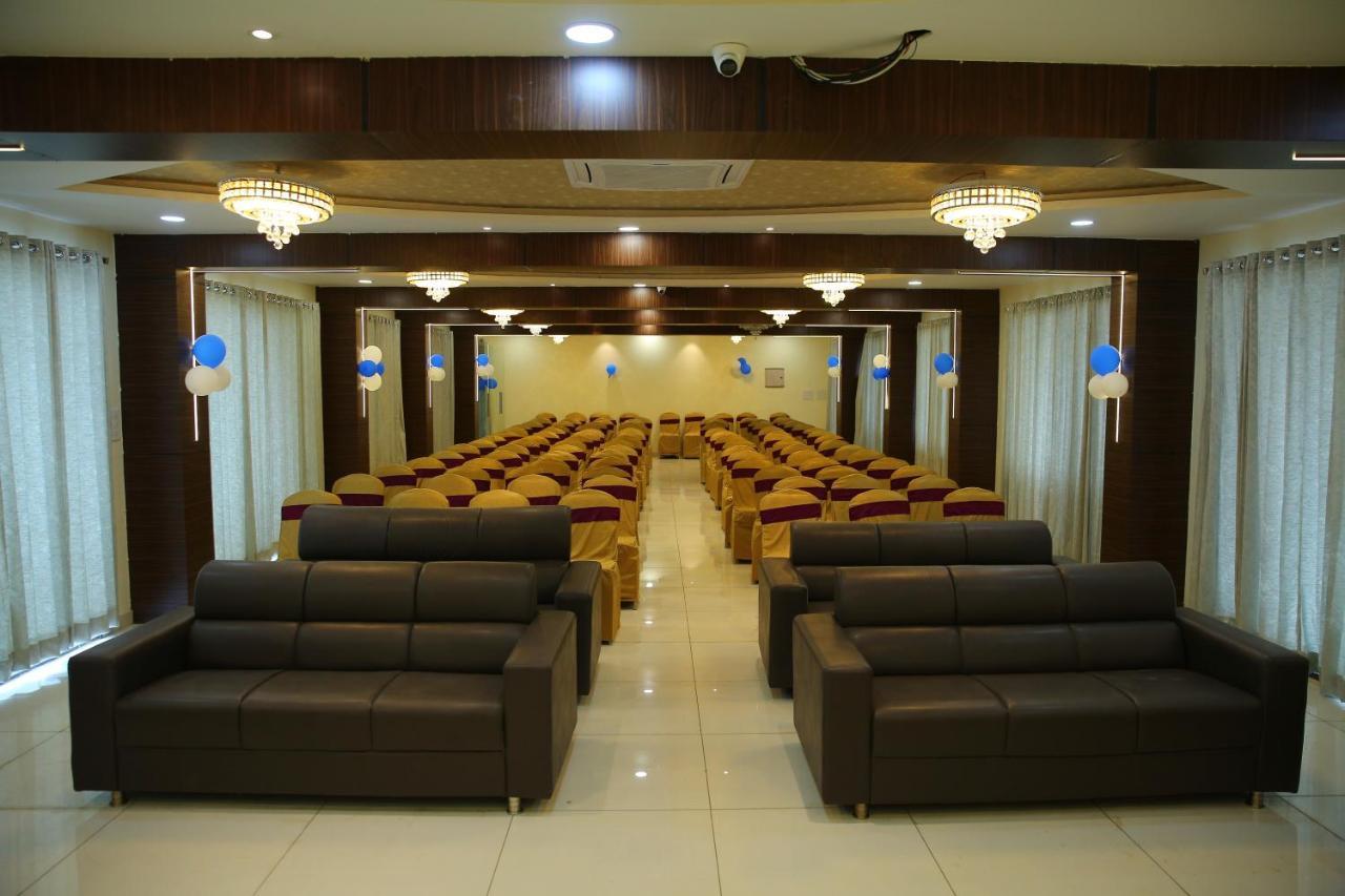 Hotel Maruthi Inn Nirmal  Exterior photo