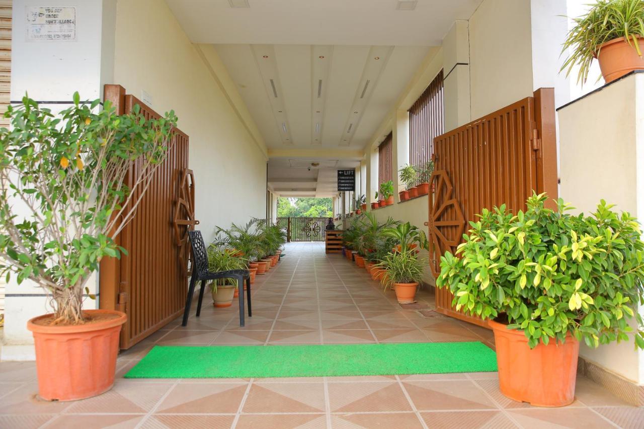 Hotel Maruthi Inn Nirmal  Exterior photo